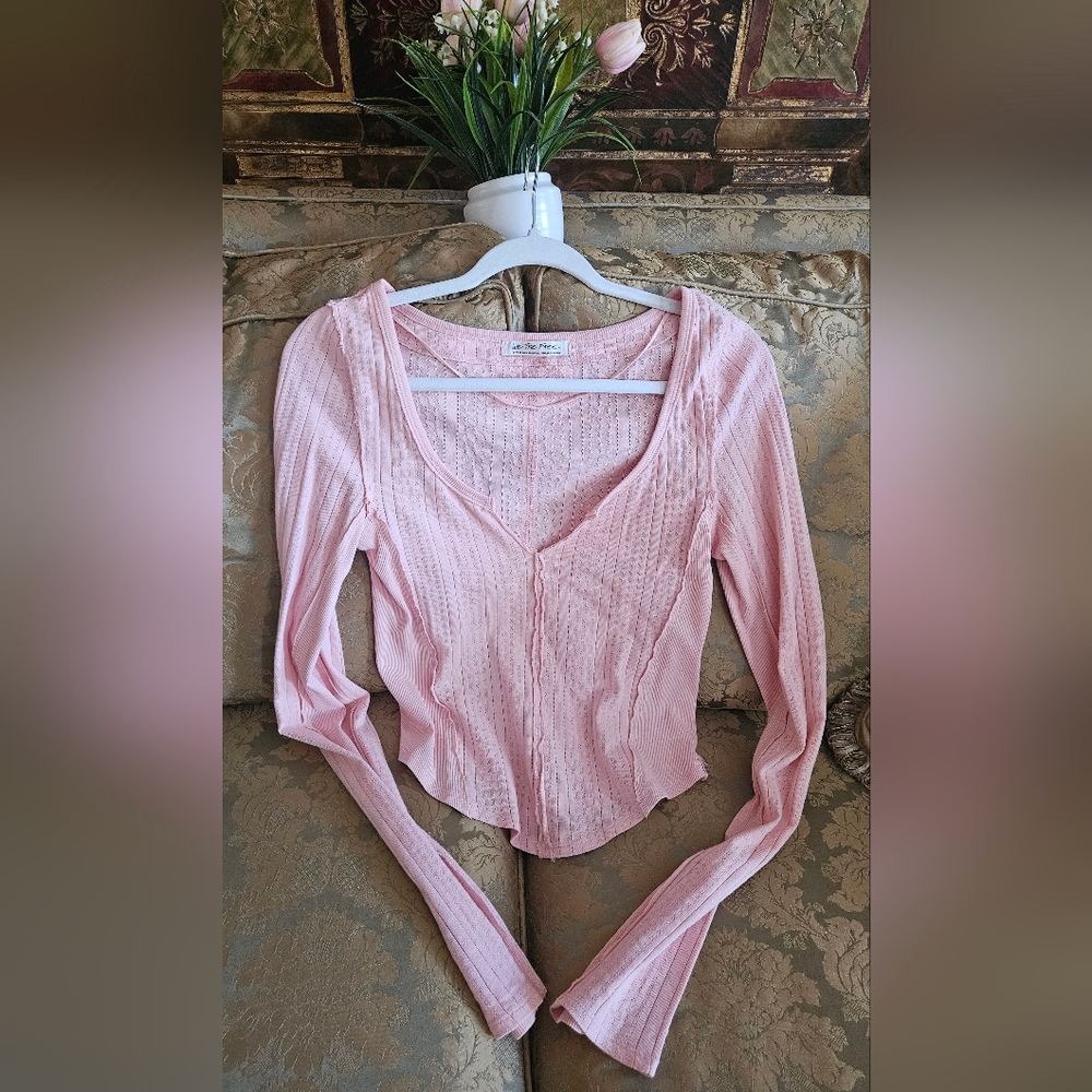 NWOT Free People Knit V-neck top in Pink